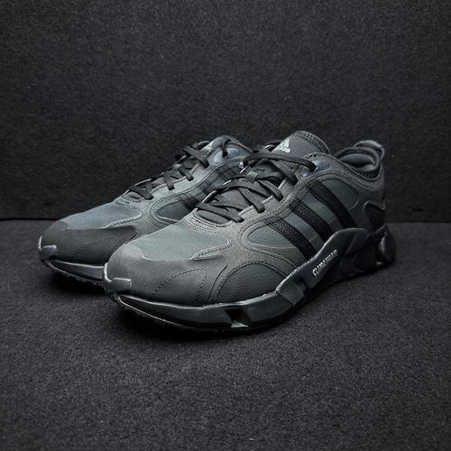 阿迪达斯 Adidas CLIMAWARM 男女秋冬织物低帮休闲跑步鞋 IF6578