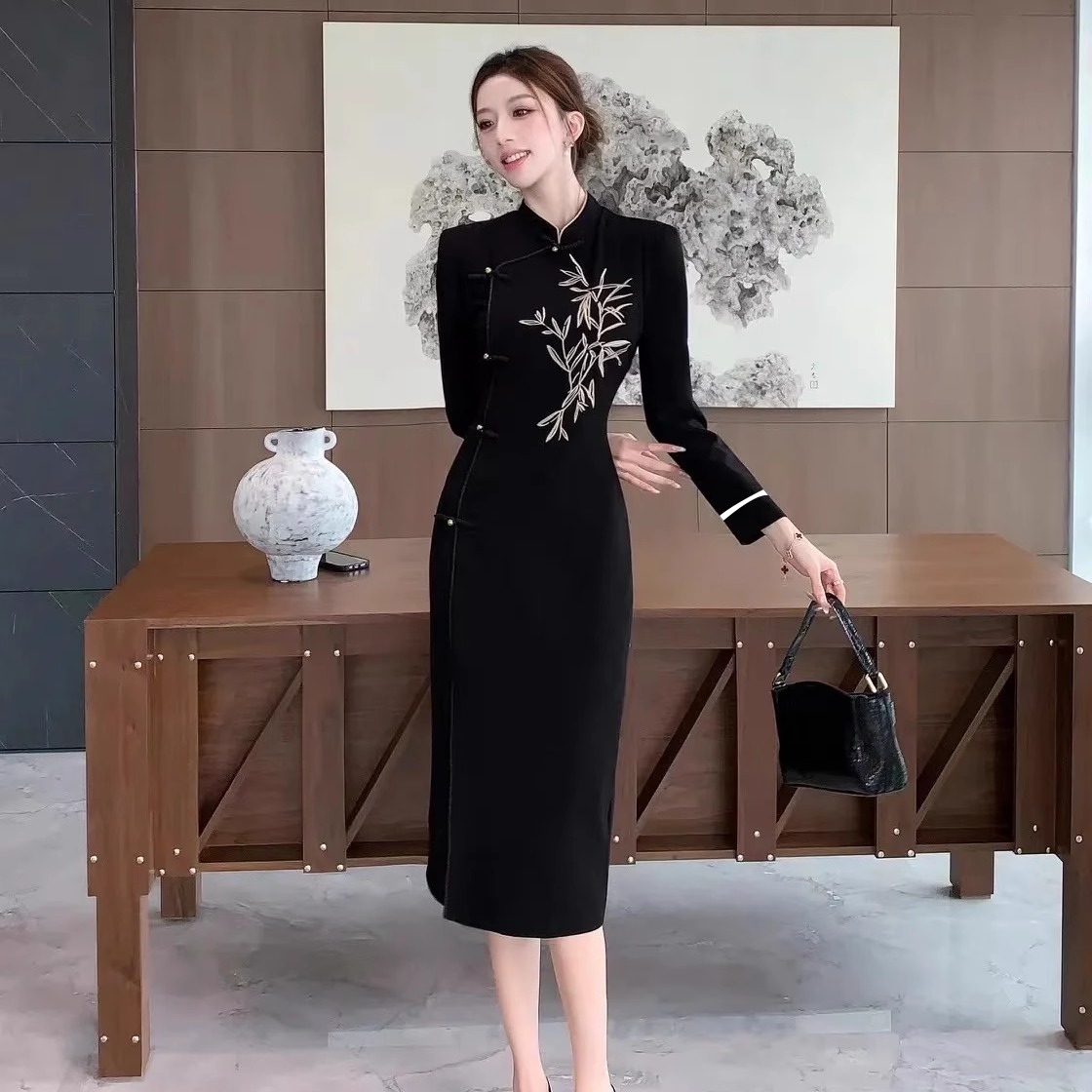 2024新中式国风春秋冬大码300斤女装连衣裙新款改良旗袍刺绣裙子