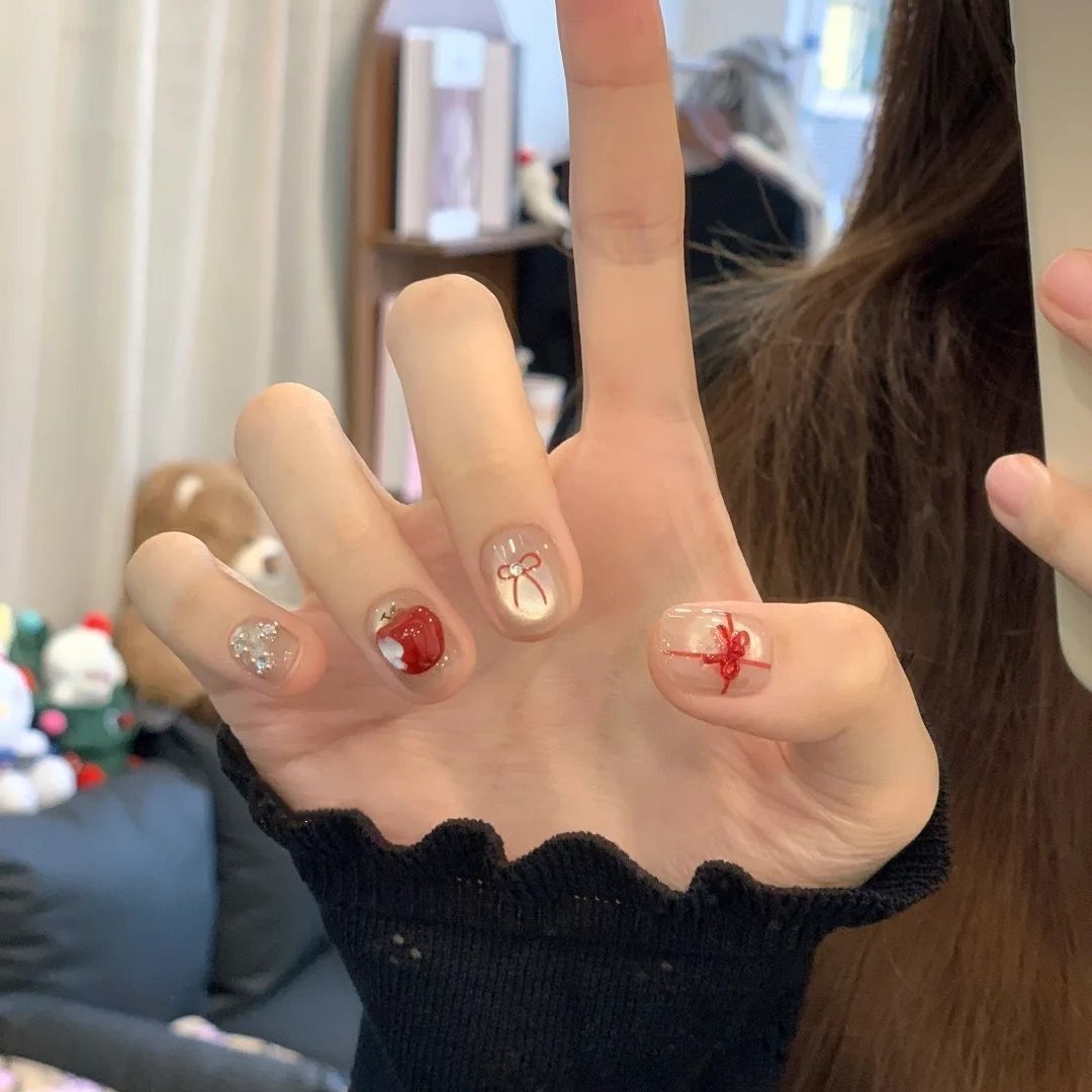 苹果蝴蝶结纯手工穿戴美甲可爱显白新款立体短款猫眼圣诞爆款