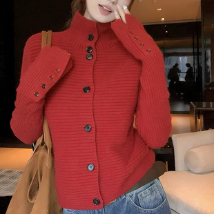 多巴胺风红色高领针织开衫女复古纽扣宽松慵懒毛衣上衣