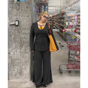 休闲显瘦遮胯假两件撞色套装 阿周家大码 懒人Bi入 纸片人 曼巴