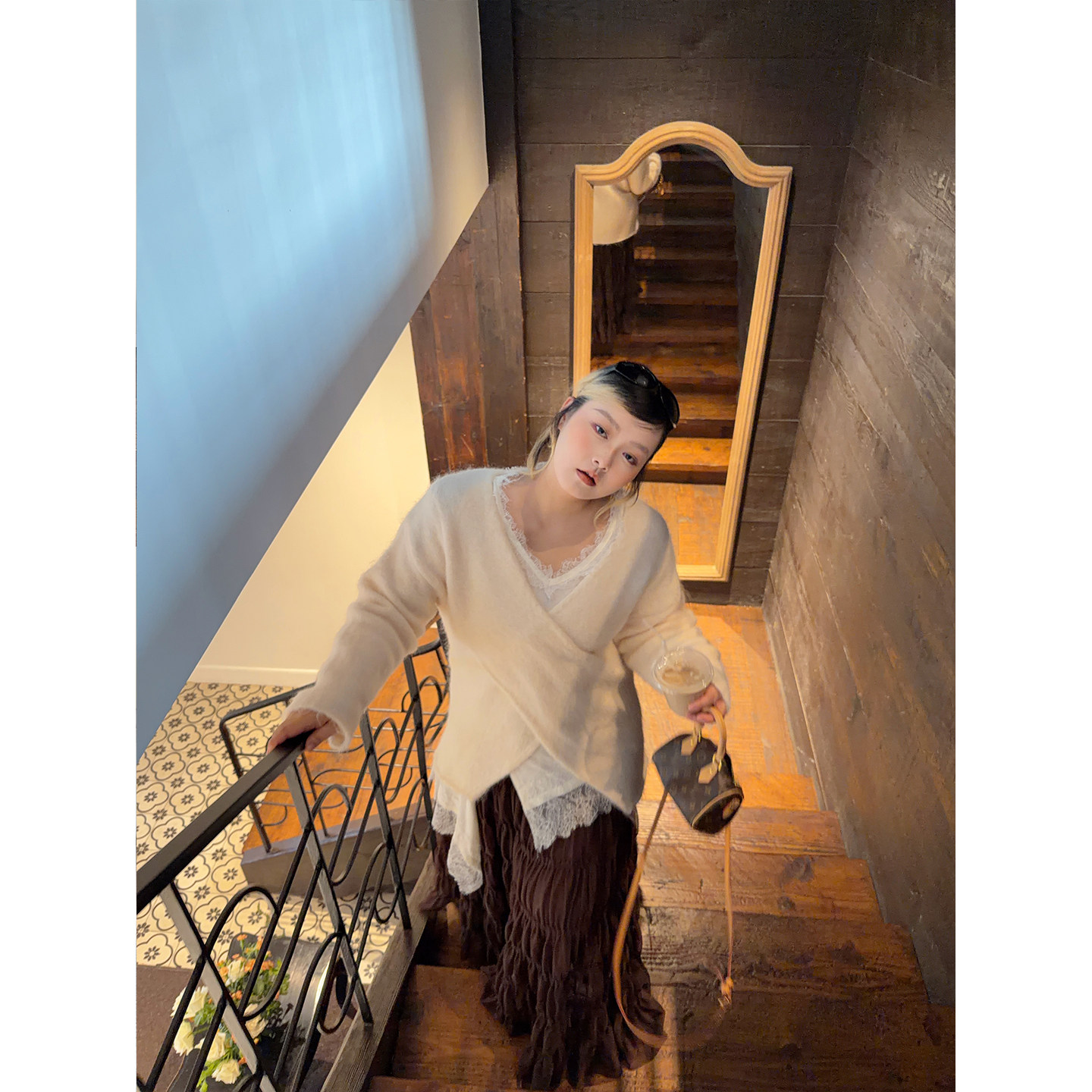 AZHOUSDAY阿周家8/24新品不规则交叉套头毛衣女