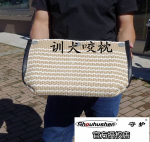 飞靶咬靶训犬用品 训狗咬枕护袖 扑咬袖护具 工作犬德牧马犬训练