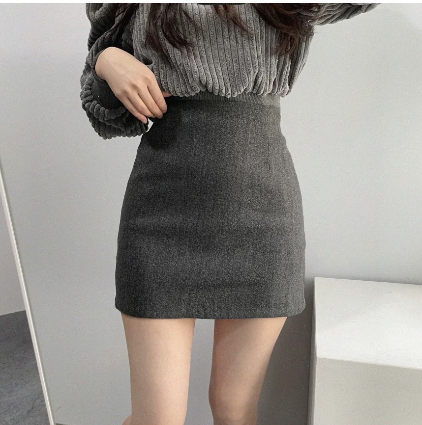 灰色毛呢半身裙女2025秋冬新款高腰显瘦包臀裙呢子一步裙紧身短裙