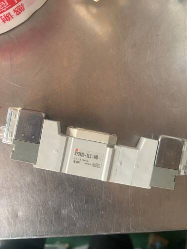 smc三位五通拆机电磁阀