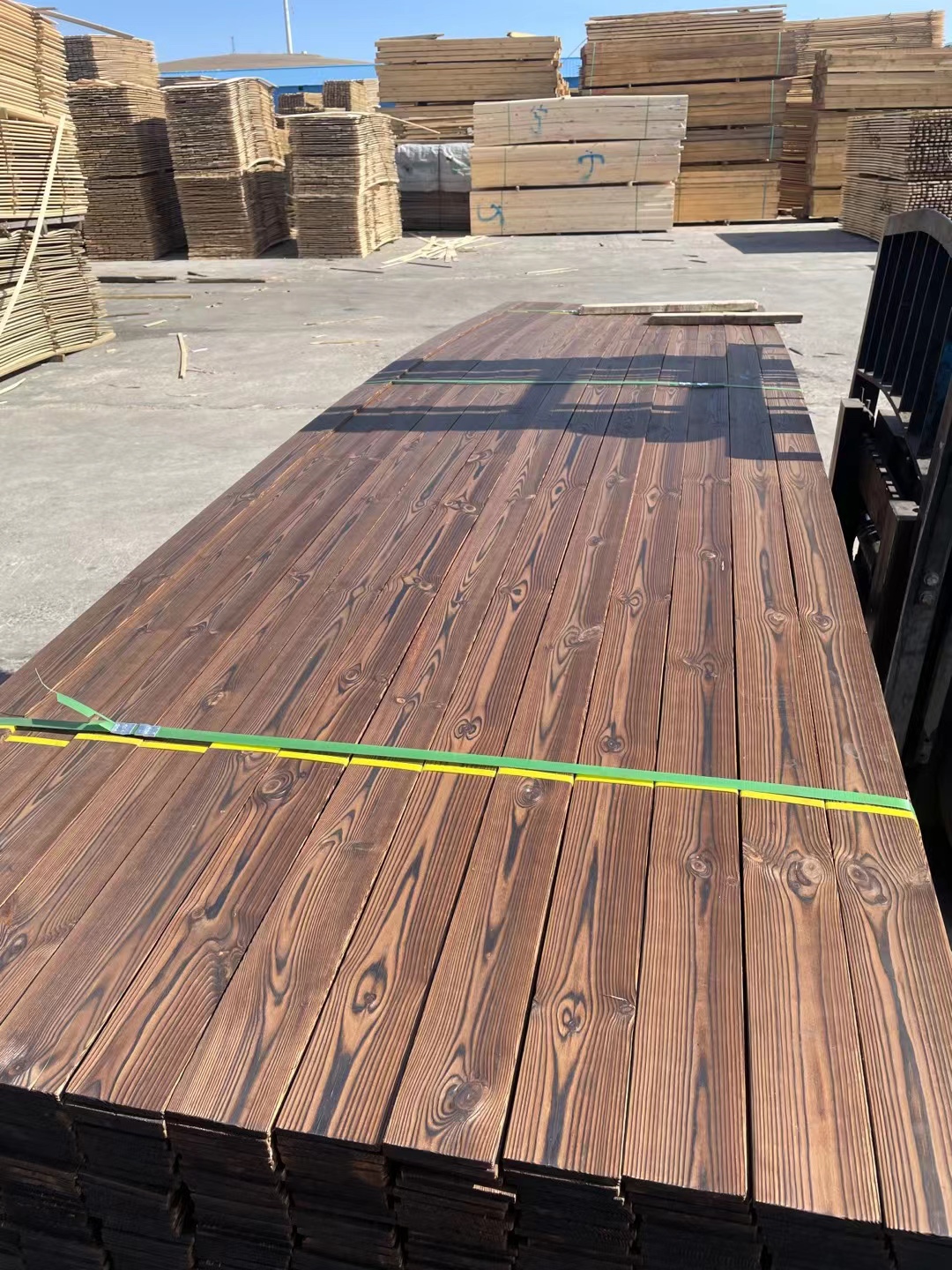 樟子松木实木板木地板防腐木碳化木桑拿板地板围栏板木条-封面
