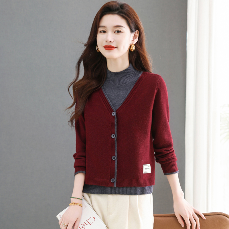 时尚洋气半高领针织打底衫