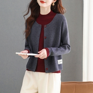 春秋时尚半高领假两件上衣洋气拼色短款毛衣外穿打底衫羊毛衫女款