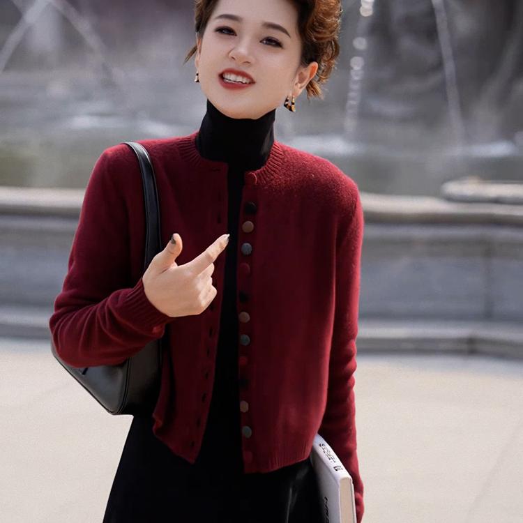 小个子安可拉红长袖针织开衫女装