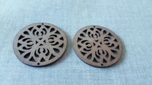 木质 DIY饰品材料配件 耳环片 复古 48mm 圆形多瓣花镂空木片挂饰