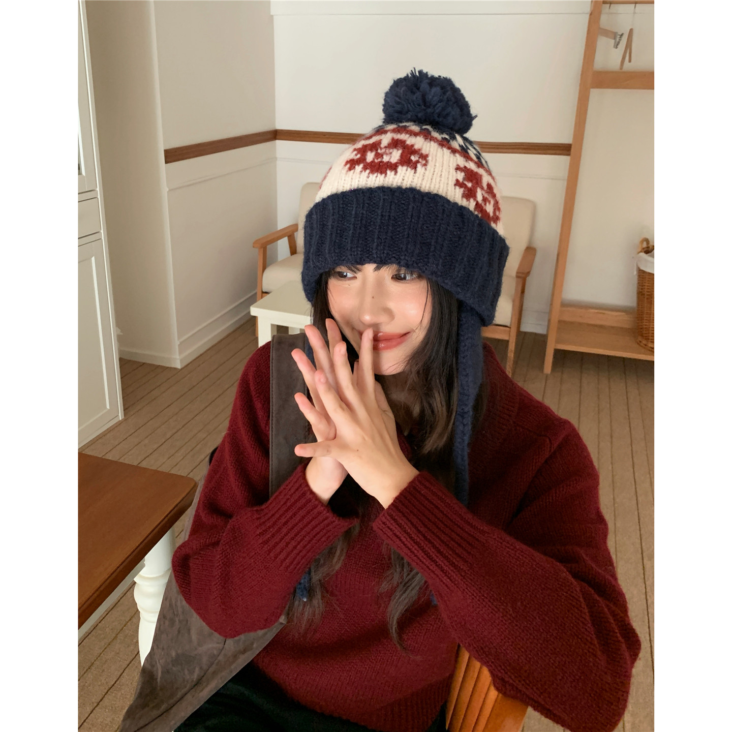 撞色好美｜费尔岛系列卷边护耳毛球飞行帽女冬保暖球球辫子雷锋帽