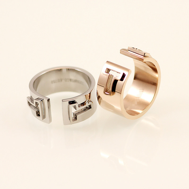 钛钢t字母戒指女宽欧美大气食指中指环男潮人时尚韩国百搭配饰品