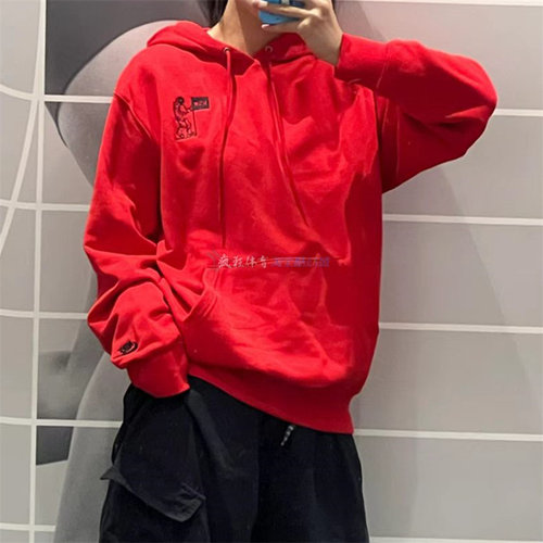 耐克红色本命年宇航员连帽卫衣