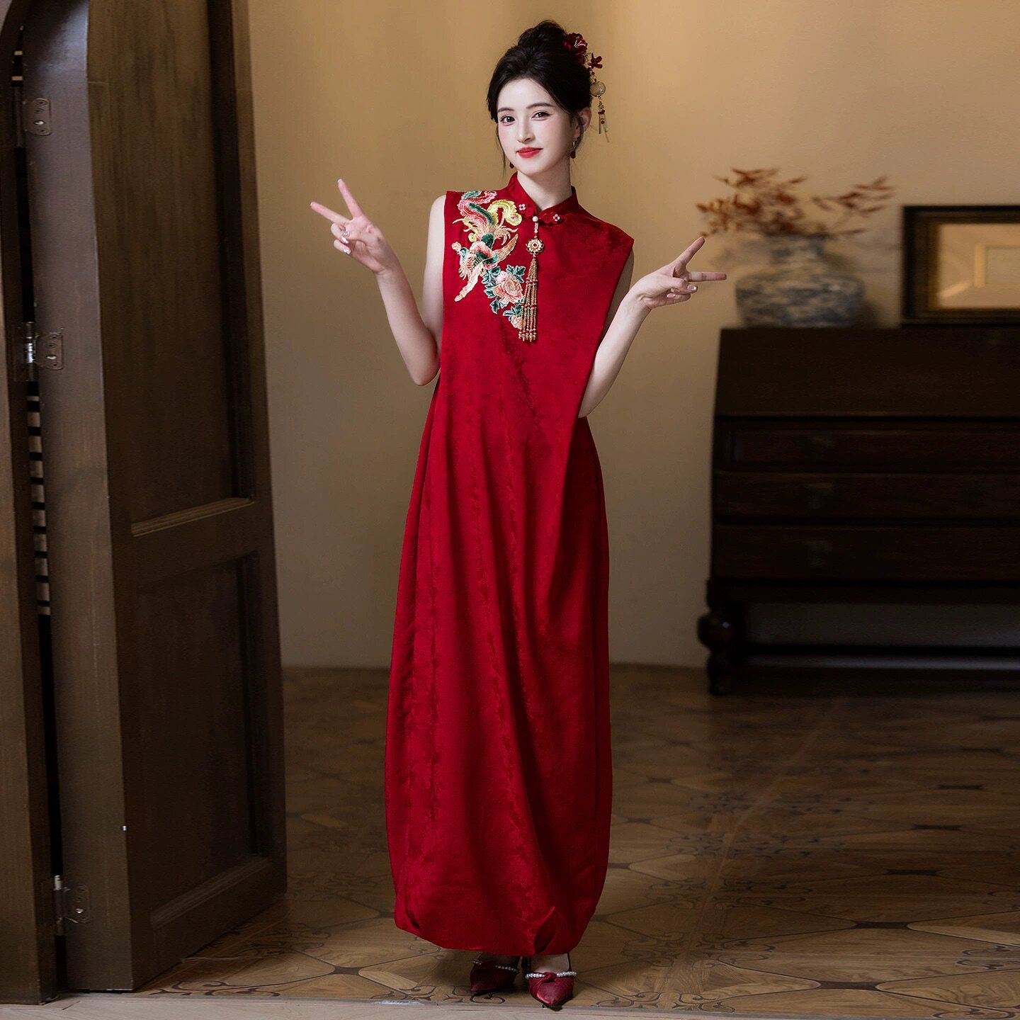 新中式晨袍礼服新娘订婚礼服孕妇酒红色敬酒服连衣裙国风无袖旗袍
