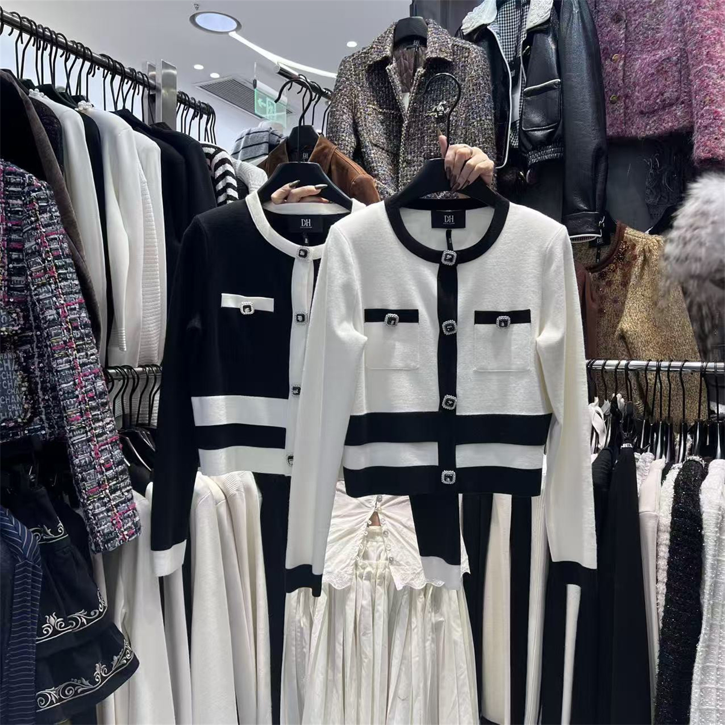 黑白撞色小香风针织短外套