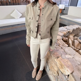 2026春季新款韩版立领短款外套女宽松百搭金属扣夹克气质休闲上衣