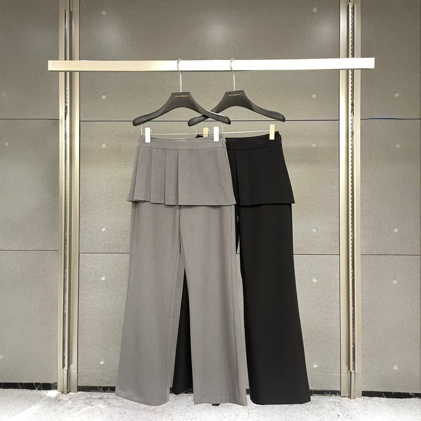 直筒西装裤女2026春季新款设计感压褶屁帘拼接百搭高腰阔腿休闲裤