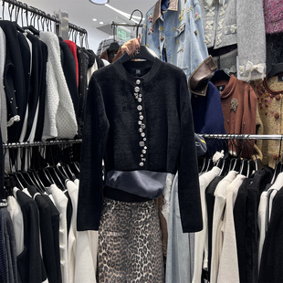 2025冬季新款小众设计高级感重工钉珠单排扣百搭气质小香风短外套