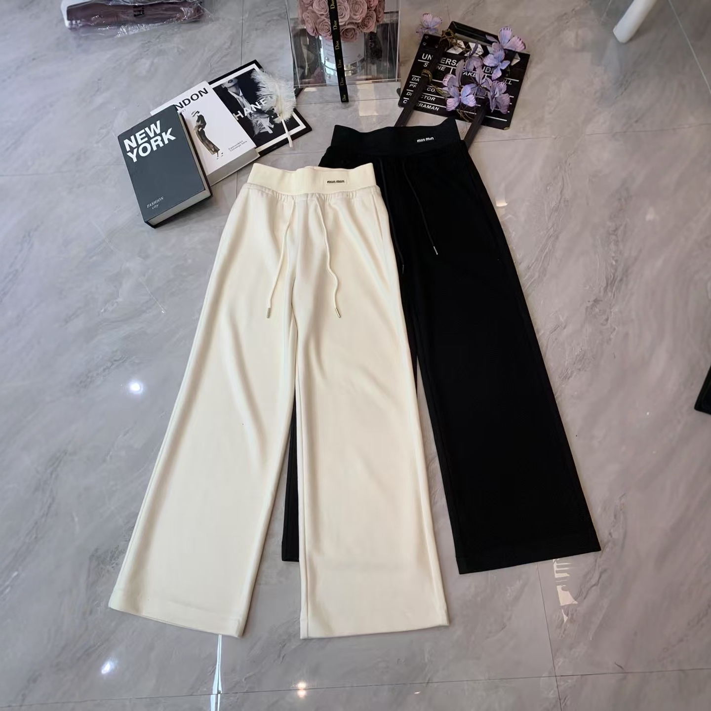 字母贴标松紧腰百搭阔腿休闲裤