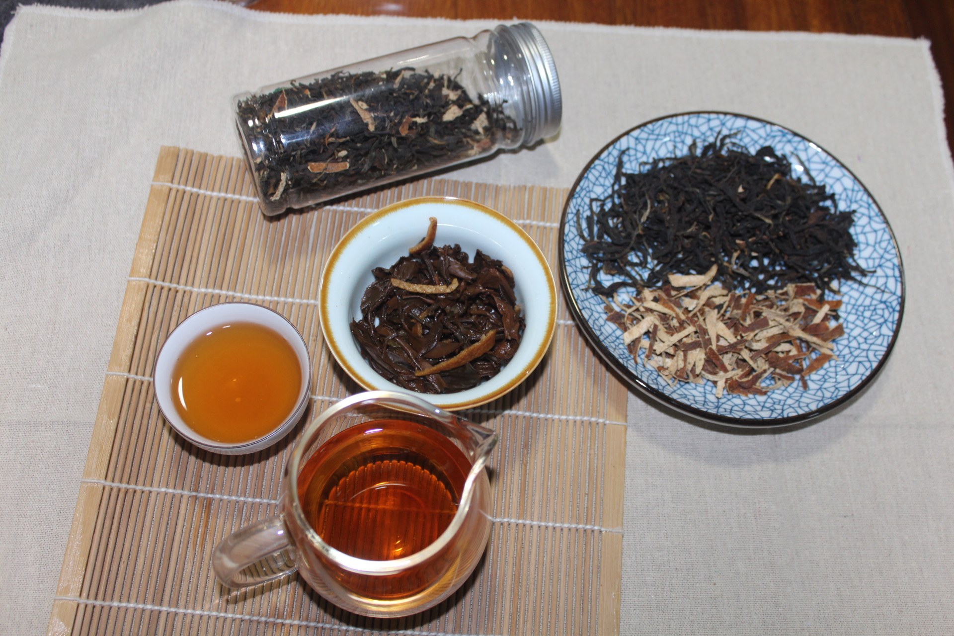 新品云南红茶特级滇红茶2014年新会陈皮云南滇红红茶罐装古树红茶