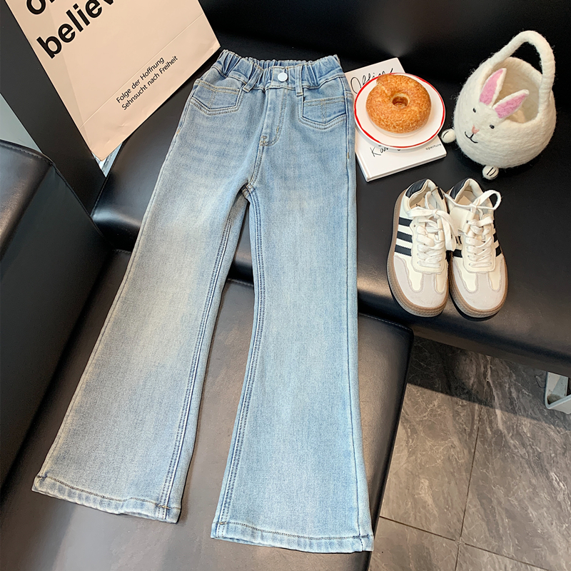 女童冬季一体绒浅蓝色微喇牛仔裤