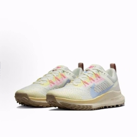 Nike Pegasus Trail 4 舒适运动 低帮跑步鞋 女款 米黄灰粉