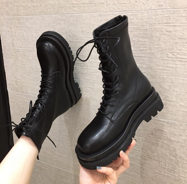 黑色粗跟马丁靴短靴子