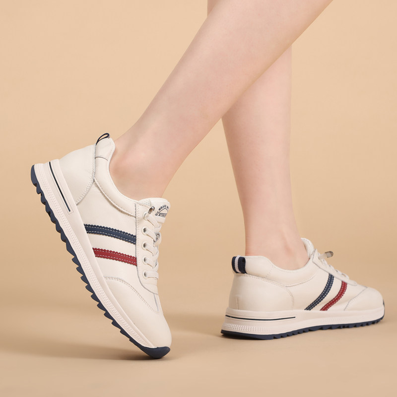 春季百搭软底软皮休闲鞋女舒适防滑平底女鞋牛皮单鞋时尚运动潮鞋,女鞋,时尚休闲鞋,淘宝优惠券,粉丝福利购,淘宝优惠卷