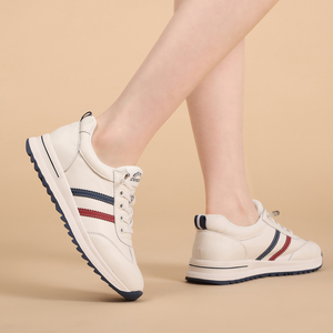 春季百搭软底软皮休闲鞋女舒适防滑平底女鞋牛皮单鞋时尚运动潮鞋