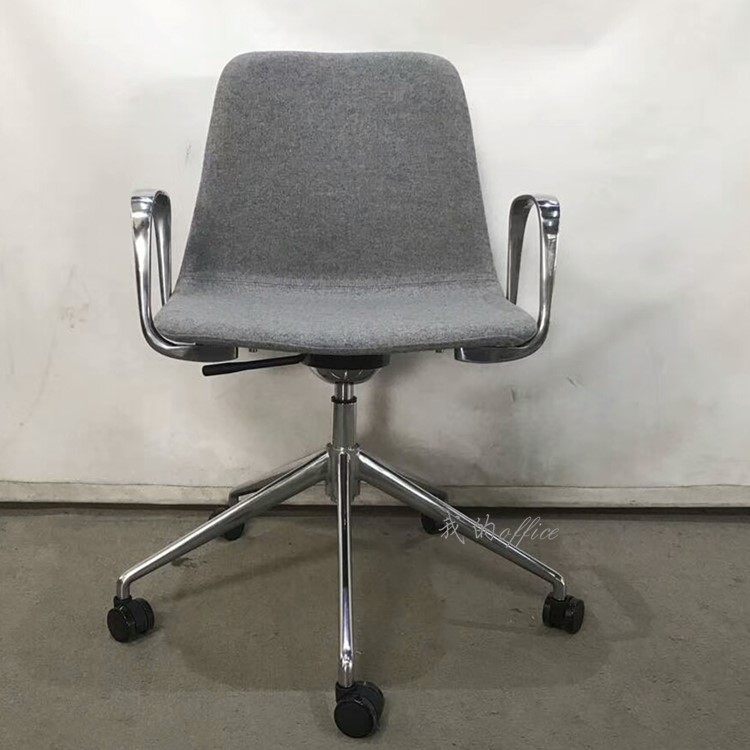 个性小巧带扶手办公椅家用五星脚电脑椅升降旋转布艺椅lola chair