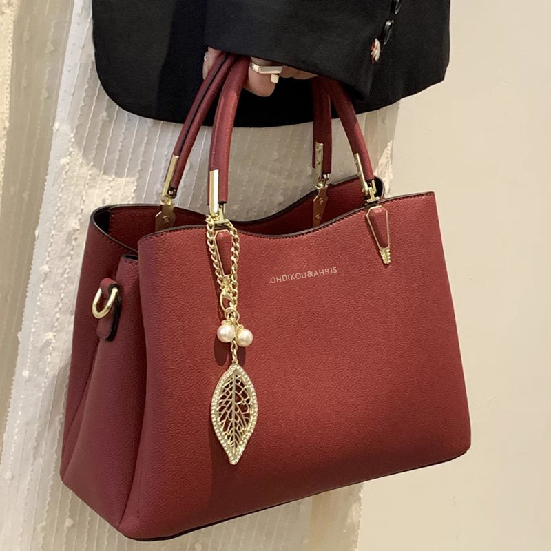 香港礼盒装送妈妈包结婚包包2025新娘包红色喜婆婆婚礼手提包女包