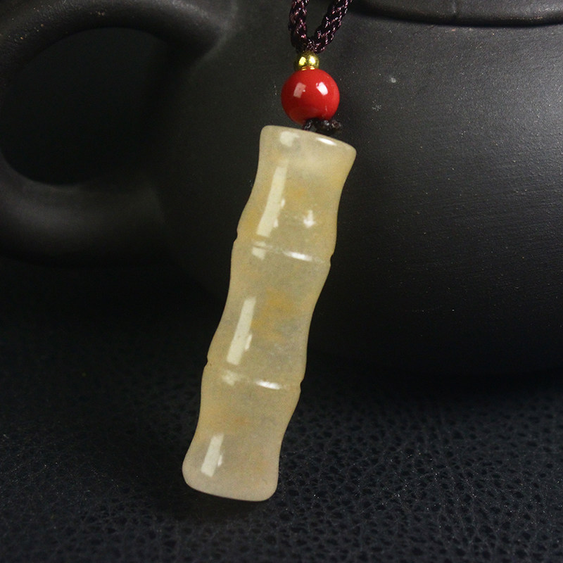 正品桂林鸡血玉贵妃料竹子吊坠纯天然玉石带证书时尚百搭冰透