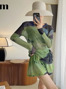 高级感运动风晕染遮肚显瘦长袖泳衣女微胖女孩小胸保守温泉罩衫