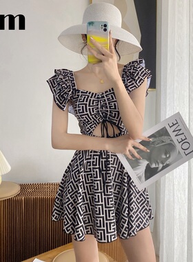 2023高级感新款微胖女孩连体裙式泳衣女小胸遮肚显瘦海边网红风夏