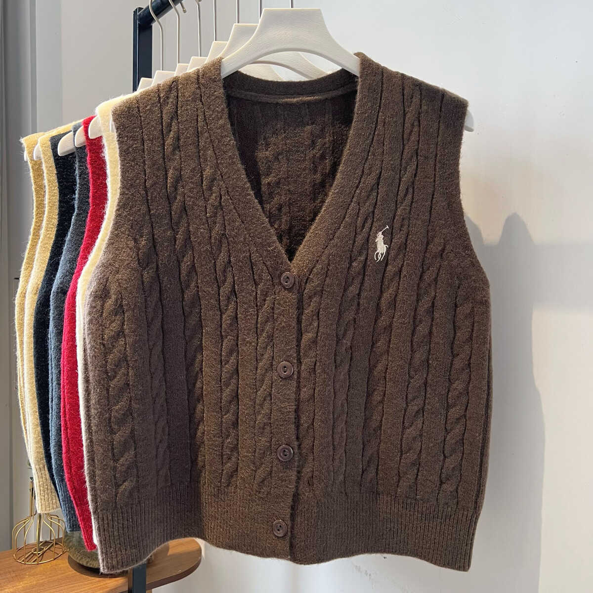 纽扣麻花叠穿马夹百搭开衫V领