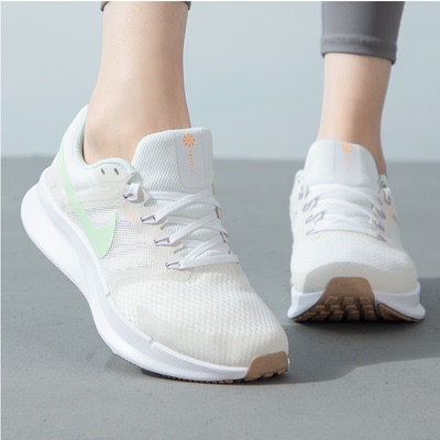 NIKE女RUNSWIFT3跑步透气休闲鞋