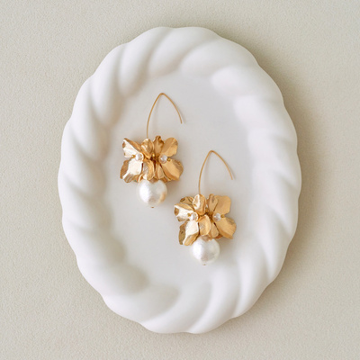 棉花珍珠/金属大花朵耳钩法式气质优雅复古小众设计高级感耳饰女
