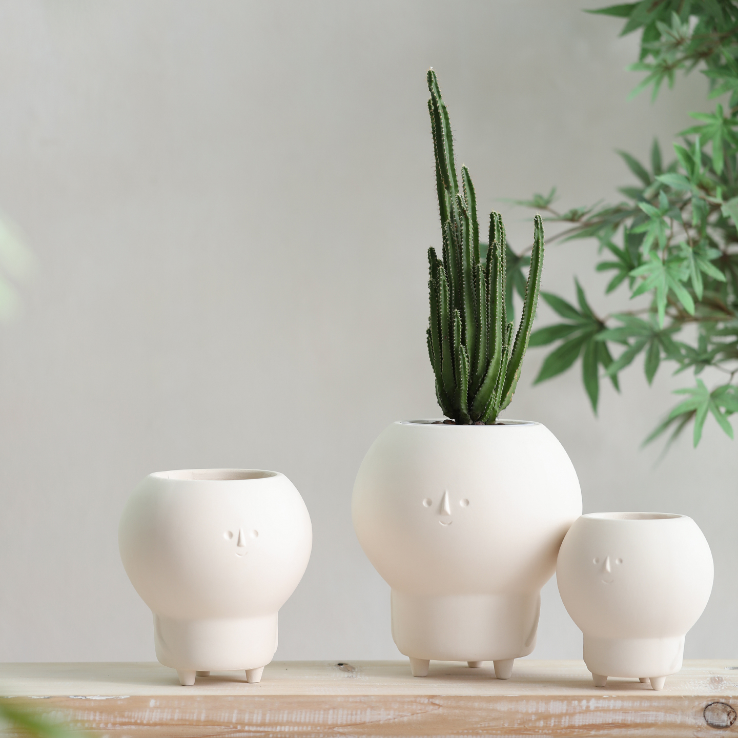 可爱三脚灯泡人素烧陶土花盆有孔