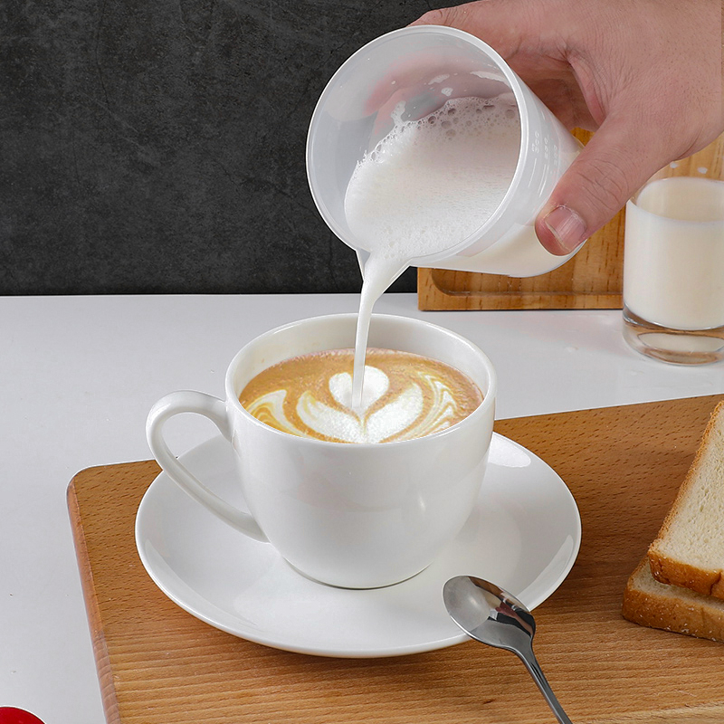 日本进口牛奶打泡杯奶昔专用杯子咖啡奶泡量杯带刻度盖子可微波瓶