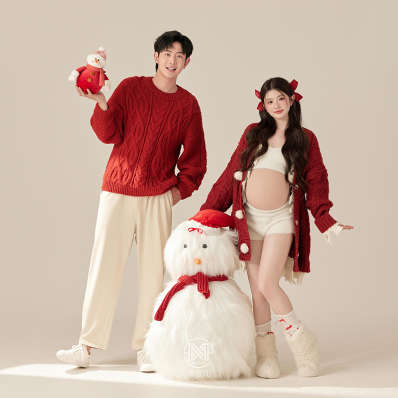 影楼孕妇拍照圣诞红色毛衣情侣服