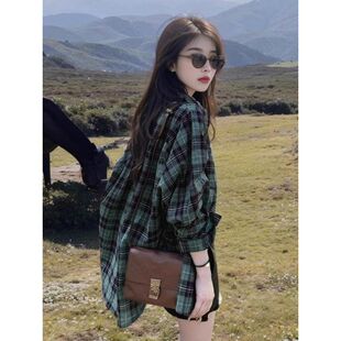 复古英伦风绿色格子衬衫外套女夏2025新款休闲防晒中长款衬衣上衣