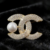 高档设计感字母C 大衣锆石别针轻奢气质 C胸针香风配饰胸花双C西装