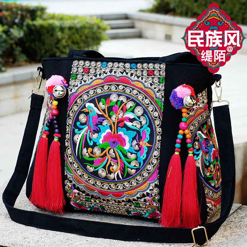 云南民族风布艺刺绣女包新款休闲手提流苏绣花包百搭单肩斜挎包女