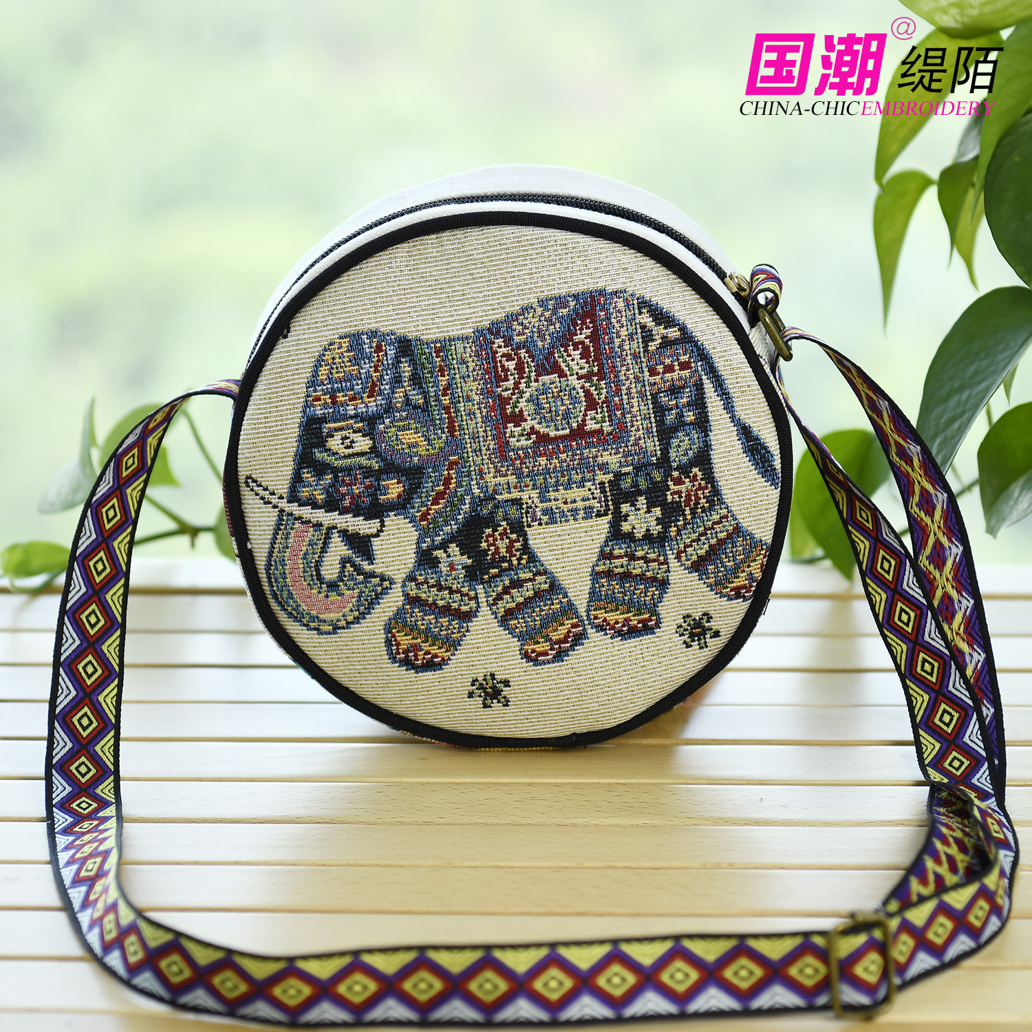 云南西双版纳金丝帆布绣花大象包民族斜挎手机包单肩女包迷你包包