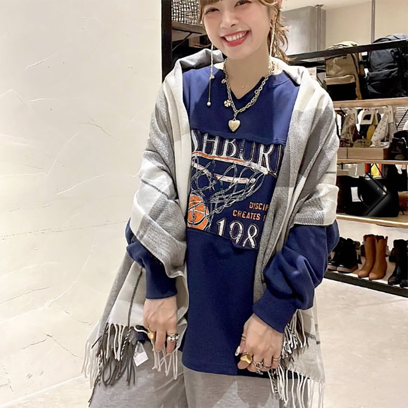 日系25秋冬新品妮蔻字母卡通熊侧开叉拉链毛圈棉圆领卫衣上衣女