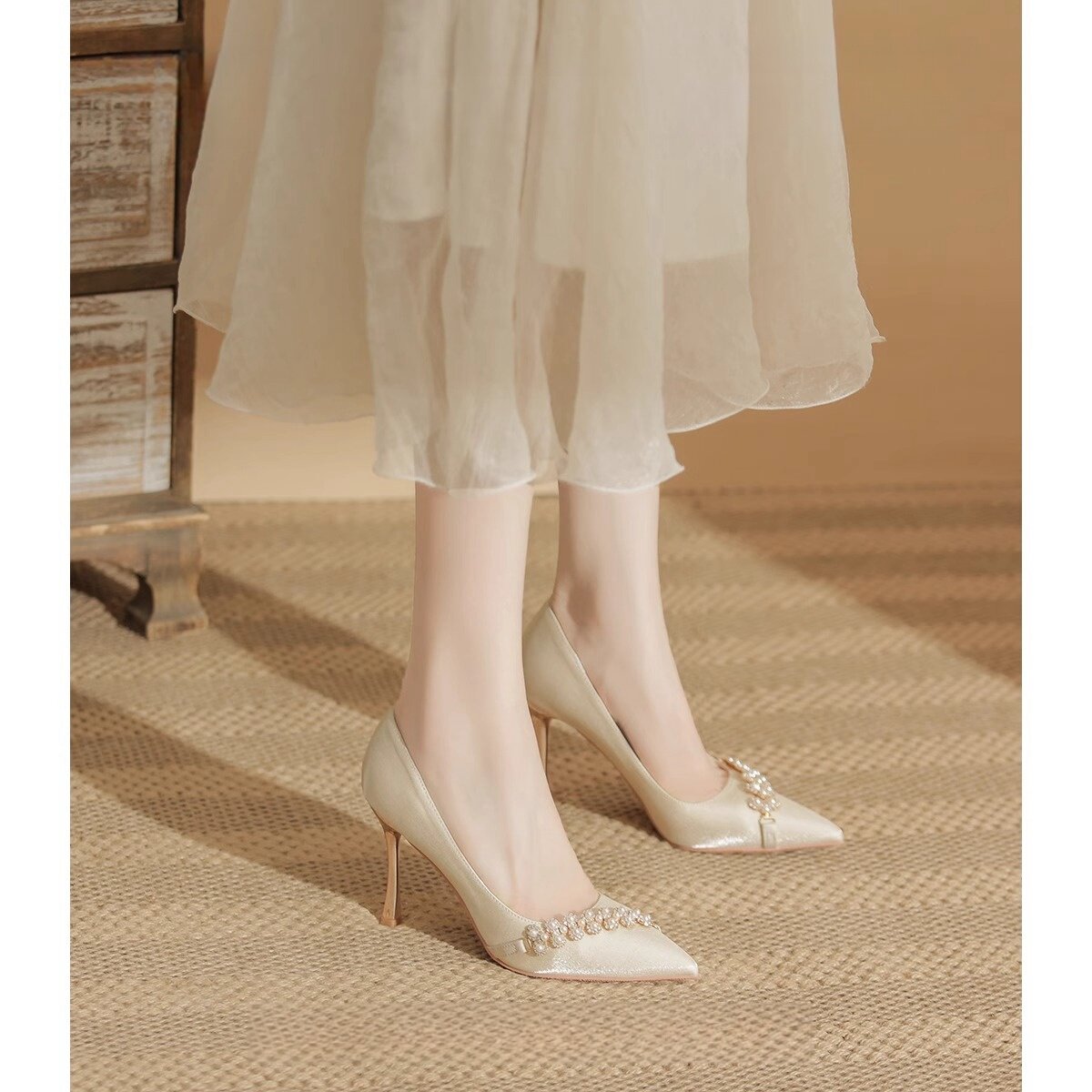 尖头主婚纱高跟鞋细跟气质