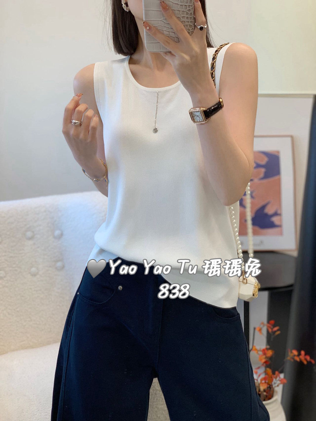 2026年夏季女款时尚均码吊带背心高弹力日常休闲打底衫科技感面料
