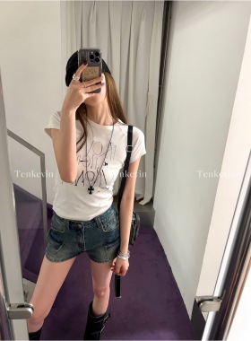 十一石 喷墨字母短款圆领插肩短袖t恤女夏修身正肩小个子上衣ll