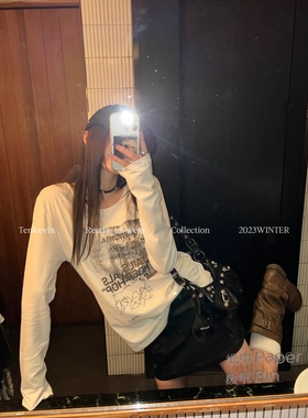 十一石 松弛入冬 小众印花白色圆领长袖t恤女小个子宽松打底衫ll