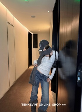 十一石 一眼心动撞色麻花纹U领打底针织衫女小个子修身显瘦毛衣II